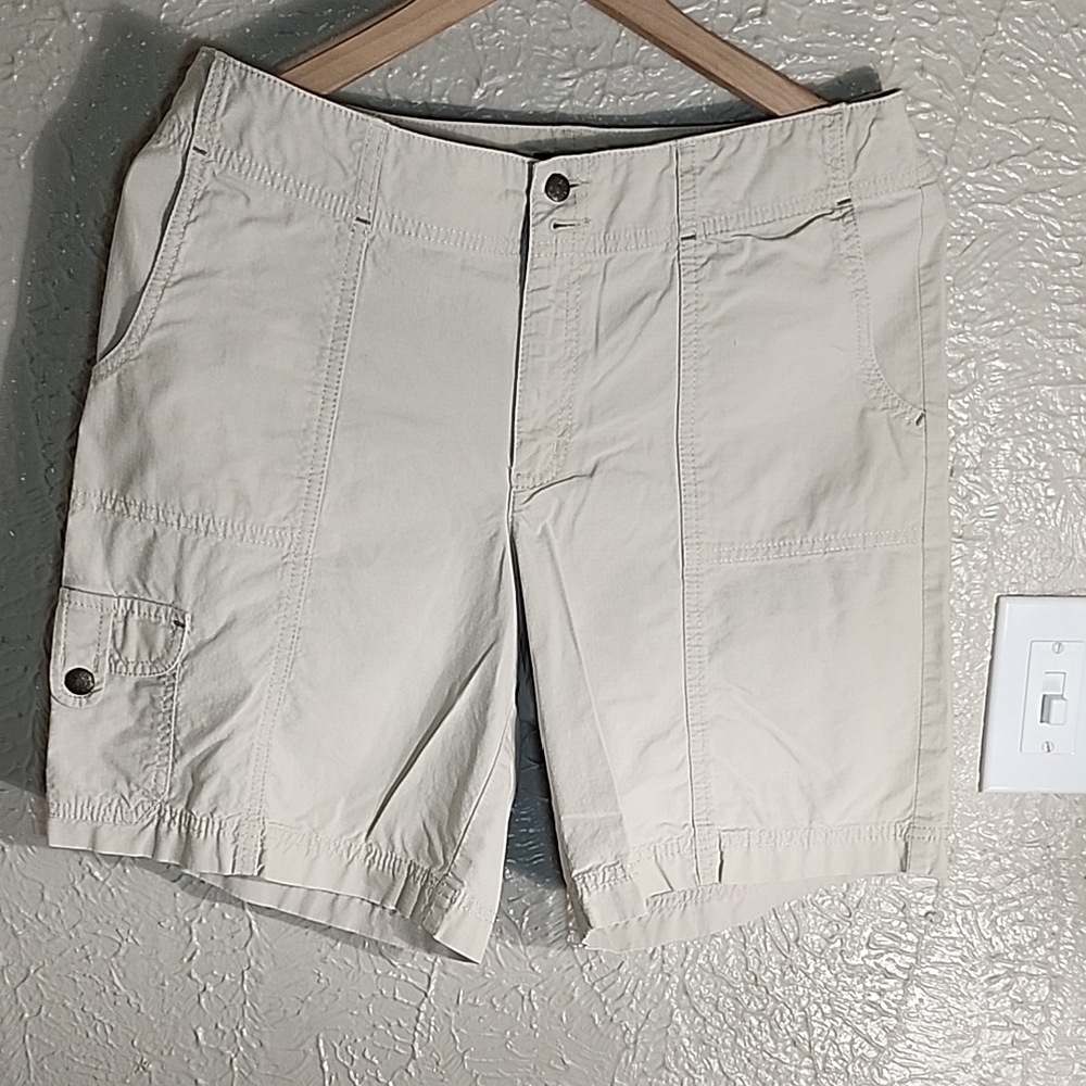 Woman Tan Shorts